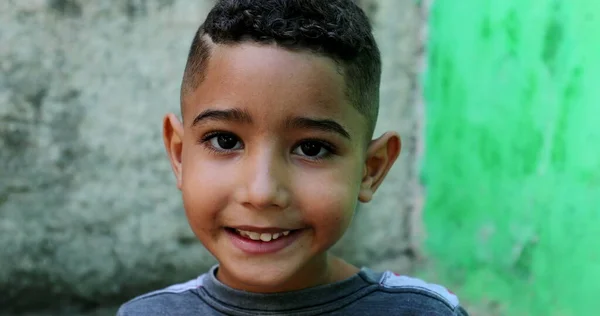 Criança Brasileira Sorrindo Retrato Close Cara Menino Hispânico — Fotografia de Stock