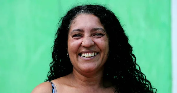 Casual Hispanique Sud Américain Brésilien Portrait Femme Souriante — Photo