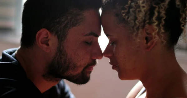Lateinisches Paar Liebe Und Zuneigung Hispanischer Mann Und Frau Romanze — Stockfoto