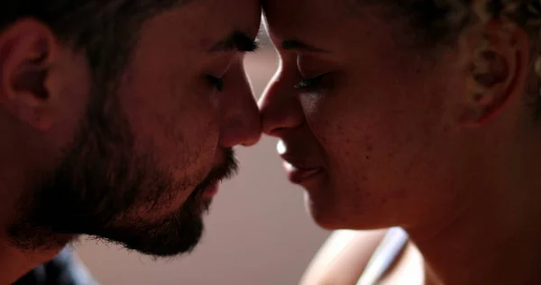 Amor Afecto Pareja Latina Hombre Mujer Hispanos Romance —  Fotos de Stock