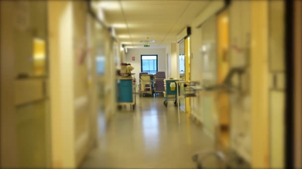 普通现代医院空旷走廊 — 图库视频影像