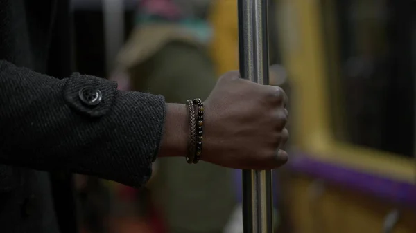 Close Hand Holding Metro Subway Bar Handrail — ストック写真