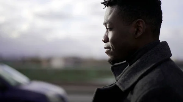 Thoughtful Profile Black Man Portrait Walking Outdoors City Wearing Coat — Stock Fotó