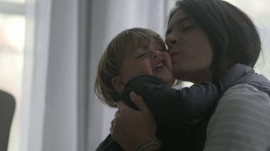 Anne kucağı bebek çocuk çocuk.