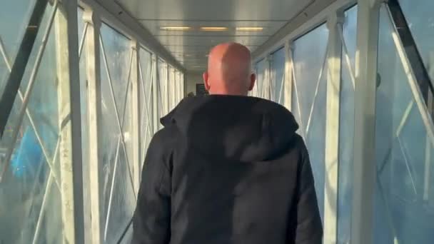 Back Male Passenger Entering Plane Walking Boarding Bridge — Vídeo de stock
