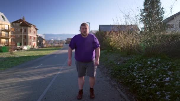 Determined Chubby Young Man Running Outdoors Motivational Lifestyle Concept Overweight — Stock video