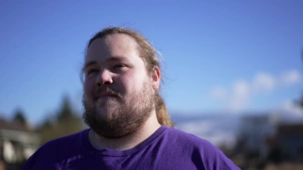 One Pensive Young Overweight Man Walking Outdoors Confident Male Person — Vídeo de Stock