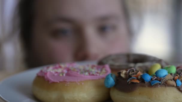 Person Eyes Staring Junk Food Chubby Closeup Man Wanting Eat — Stock videók