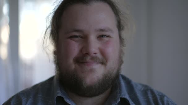 One Happy Fat Guy Close Face Smiling Camera Portrait Casual — Stok video