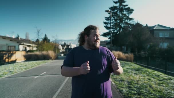 Happy Man Dancing Street Cheerful Fat Chubby Guy Dancer Celebrates — Vídeos de Stock