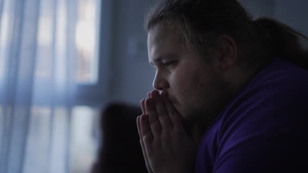 One Worried Overweight Man Home Preoccupied Expression Profile Face Close — Video