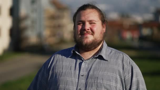 One Hopeful Overweight Man Standing Outdoors Looking Sky Gratitude — Wideo stockowe