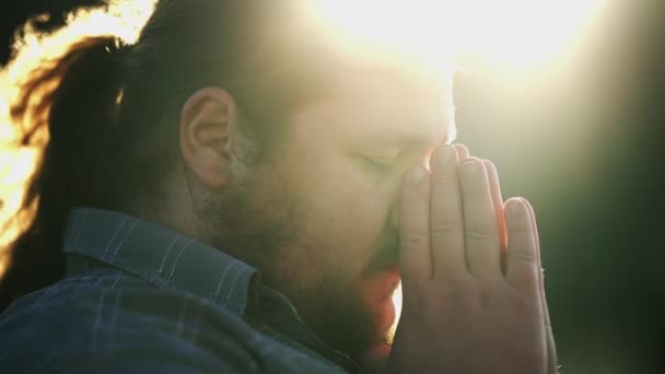 Spiritual Young Man Praying God Outdoors Nature Profile Face Close — Wideo stockowe