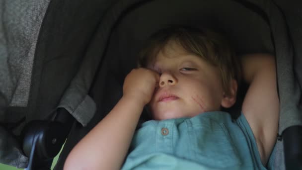 One Tired Small Boy Awake Nap Sitting Stroller Exhausted Child — Vídeo de Stock