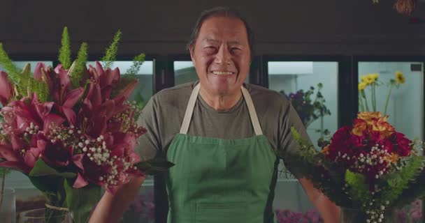 Close Face Asian Japanese Male Entrepreneur Standing Flower Shop Workshop — Video