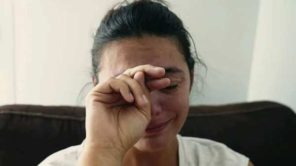 Una Mujer Desesperada Que Sufre Una Crisis Mental Mujer Años —  Fotos de Stock