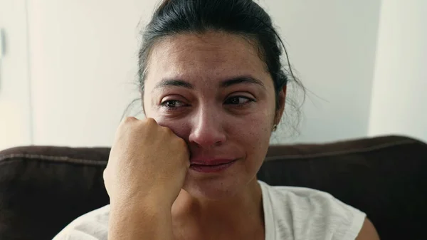 Zoufalá Žena Trpící Duševním Zhroucením Trápící Třicátnice Tísni Depresivní Emoce — Stock fotografie