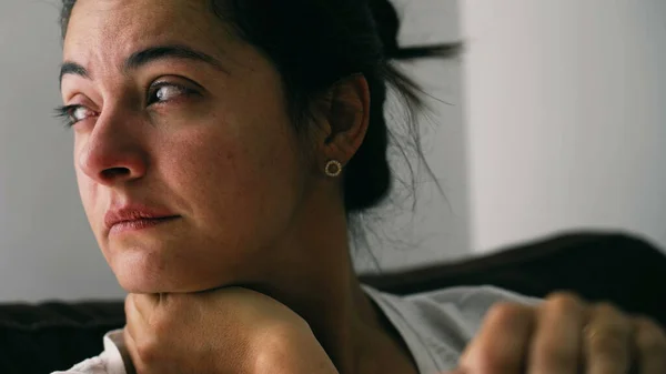 Eine Depressive Frau Die Angst Verspürt Porträt Eines Nachdenklichen Traurigen — Stockfoto