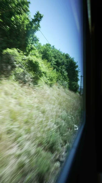 열차가 움직이는 창문으로 — 스톡 사진