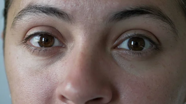 Macro Close Woman Face Looking Camera Casual Female Person Eye — Fotografia de Stock