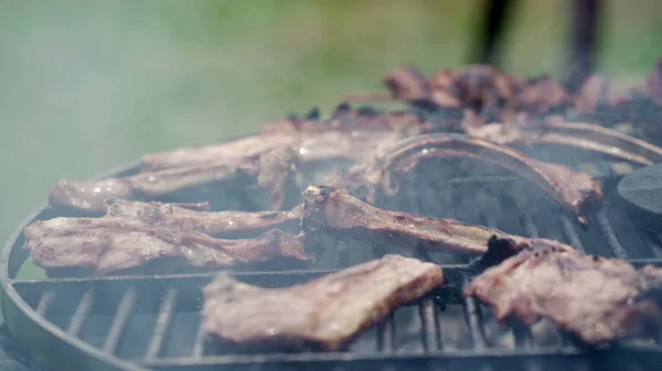 Food Outdoor Barbecue Grill Beef Ribs Bbq Smoke Slow Motion — Stok fotoğraf