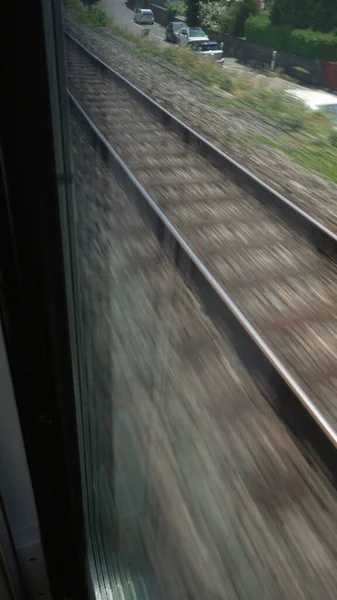 Tren Rayları Hareket Halinde Yüksek Hızlı Ulaşım Tren Yolu — Stok fotoğraf