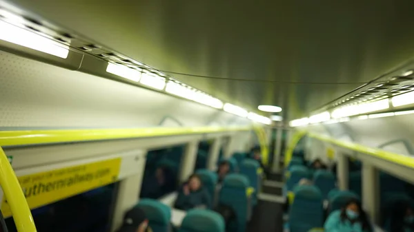 Teto Trem Com Passageiros Desfocados Viajando Subsolo Luzes Flutuantes Transporte — Fotografia de Stock
