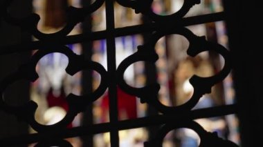 Geleneksel Kilise 'de Hıristiyan desenli dekorasyon. İç dekorasyon Katolik Katedrali detayı