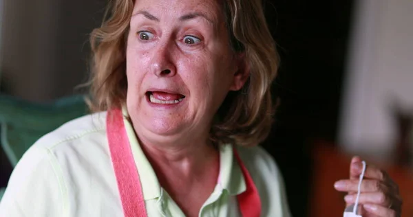 Older Woman Shock Reaction Mood Swings Portrait Senior Lady Reacting — Stok Foto