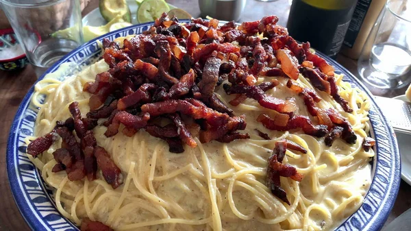 Spaghetti Pasta Grandi Piatto Carbonara Con Pancetta — Foto Stock