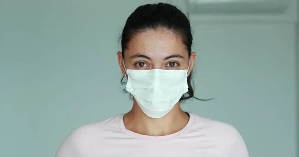 Woman Using Face Mask Prevention Corona Virus Outbreak Girl Covering —  Fotos de Stock