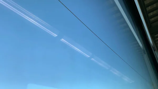Προβολή Των Συρμάτων Από Κινούμενο Τρένο Ονειροπόληση Αίσθηση Του Χρόνου — Φωτογραφία Αρχείου