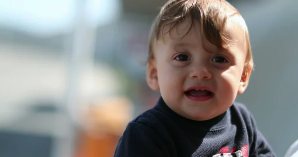 Niedliche Baby Blonde Junge Säugling Blick Die Kamera — Stockfoto