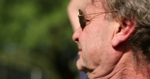Older Man Wearing Sunglasses Sunlight Resting Senior Retired Face Outdoors — 스톡 사진