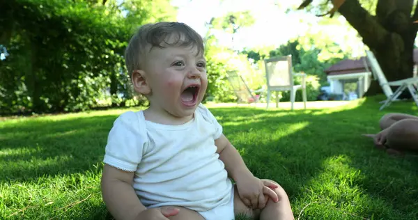 Bayi Marah Luar Mulut Terbuka Memiliki Mengamuk — Stok Foto