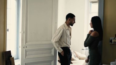 Duygusal Kargaşa _ Samimi Genç Çiftler Köklü İlişkilerin Üstesinden Gelme Çabaları Sarsıcı Bir Tartışma ve Kavga Sahnesi Arasında