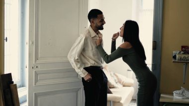 Duygusal Kargaşa _ Samimi Genç Çiftler Köklü İlişkilerin Üstesinden Gelme Çabaları Sarsıcı Bir Tartışma ve Kavga Sahnesi Arasında