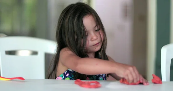 Gyermek Lány Játszik Játék Tészta Gyerek Létrehozása Műanyag — Stock Fotó