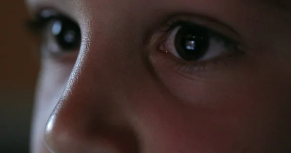 Child Eyes Closeup Macro Watching Screen Playing Video Game — Stock Photo, Image