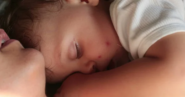 Baby Slapen Closeup Zuigeling Peuter Slapen Close Gezicht — Stockfoto