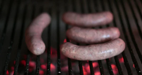 Saucisses Crues Sur Gril Préparation Hot Dogs Sur Parilla Bbq — Photo
