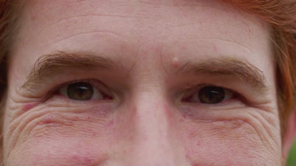 Homem Com Emoção Feliz Macro Close Olhos Sorriso Largo Pessoa — Vídeo de Stock