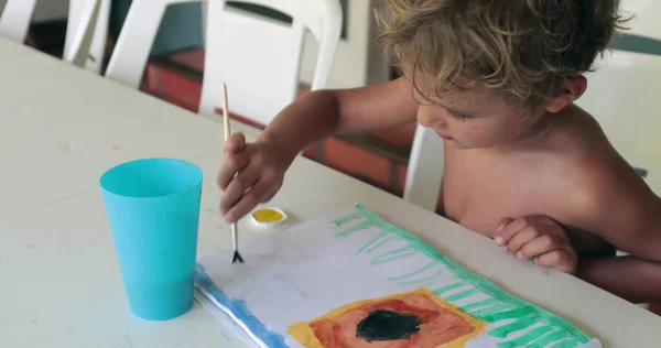 Criativa Criança Menino Pintura Casa Artesanato Infantil Desenho Aquarelle — Fotografia de Stock