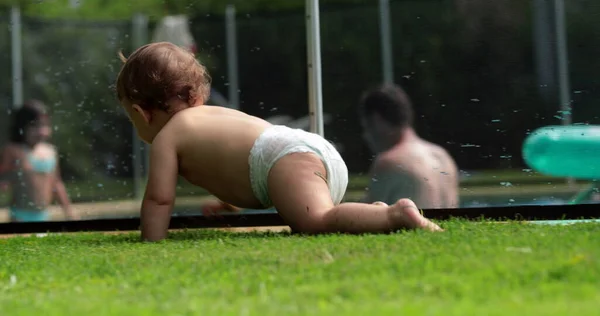 Beautiful Baby Infant Crawling Home Garden — Stockfoto