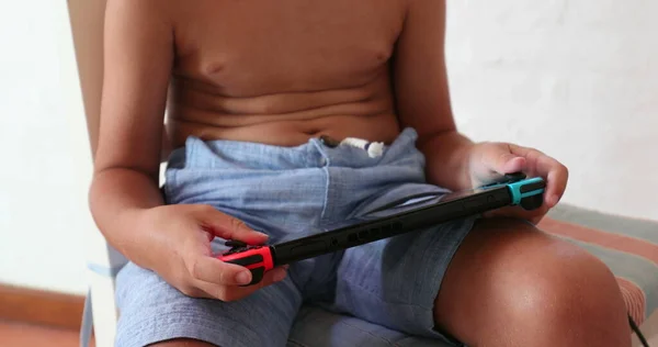Παιδί Παίζει Video Game Χειριστήριο Online — Φωτογραφία Αρχείου