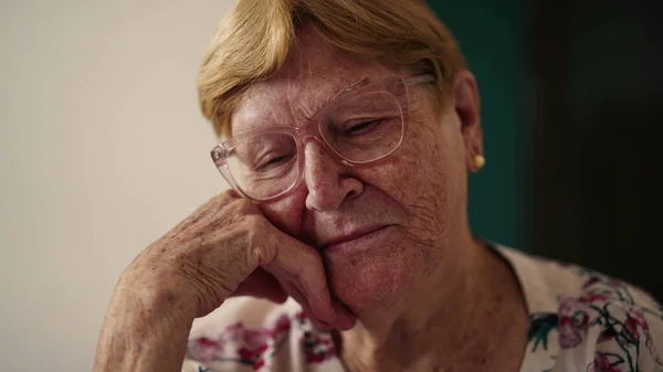 Close Face Sad Depressed Senior Woman Her 80S Expressing Solitude — Stock Photo, Image