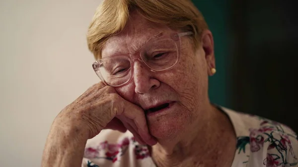 Close Face Sad Depressed Senior Woman Her 80S Expressing Solitude — Stock Photo, Image