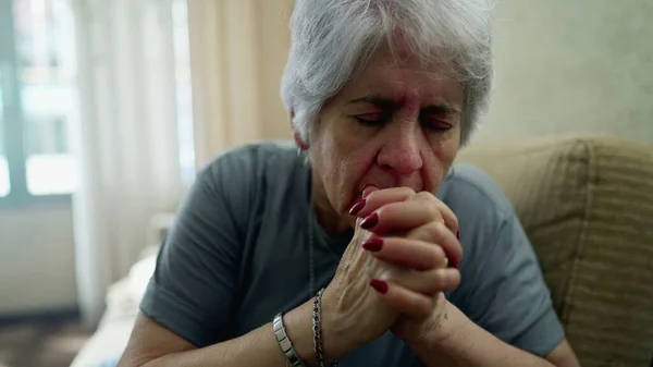 Elderly Caucasian Woman Solitude Engaged Hopeful Prayer Home Manifestation Faith — Stock Photo, Image