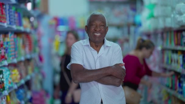 Portrait Joyful African American Senior Customer Grocery Store Shoppers Background — Stock Video