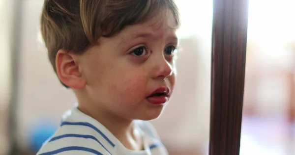 Kind Huilen Tranen Kind Vegen Tranen Gevoel Boos Geaard Jongen — Stockfoto